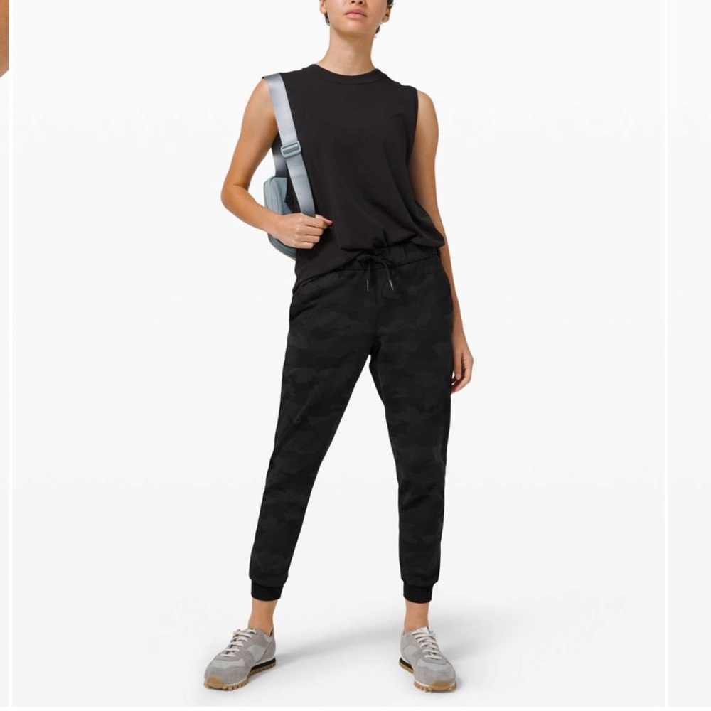 LULULEMON On the Fly Jogger 28" Luxtreme‎ Heritage 365 Camo Deep Coal Multi Sz 6
